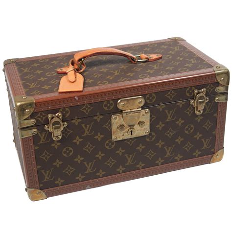 Louis Vuitton travel case vintage